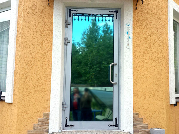 Ремонт алюминиевой двери